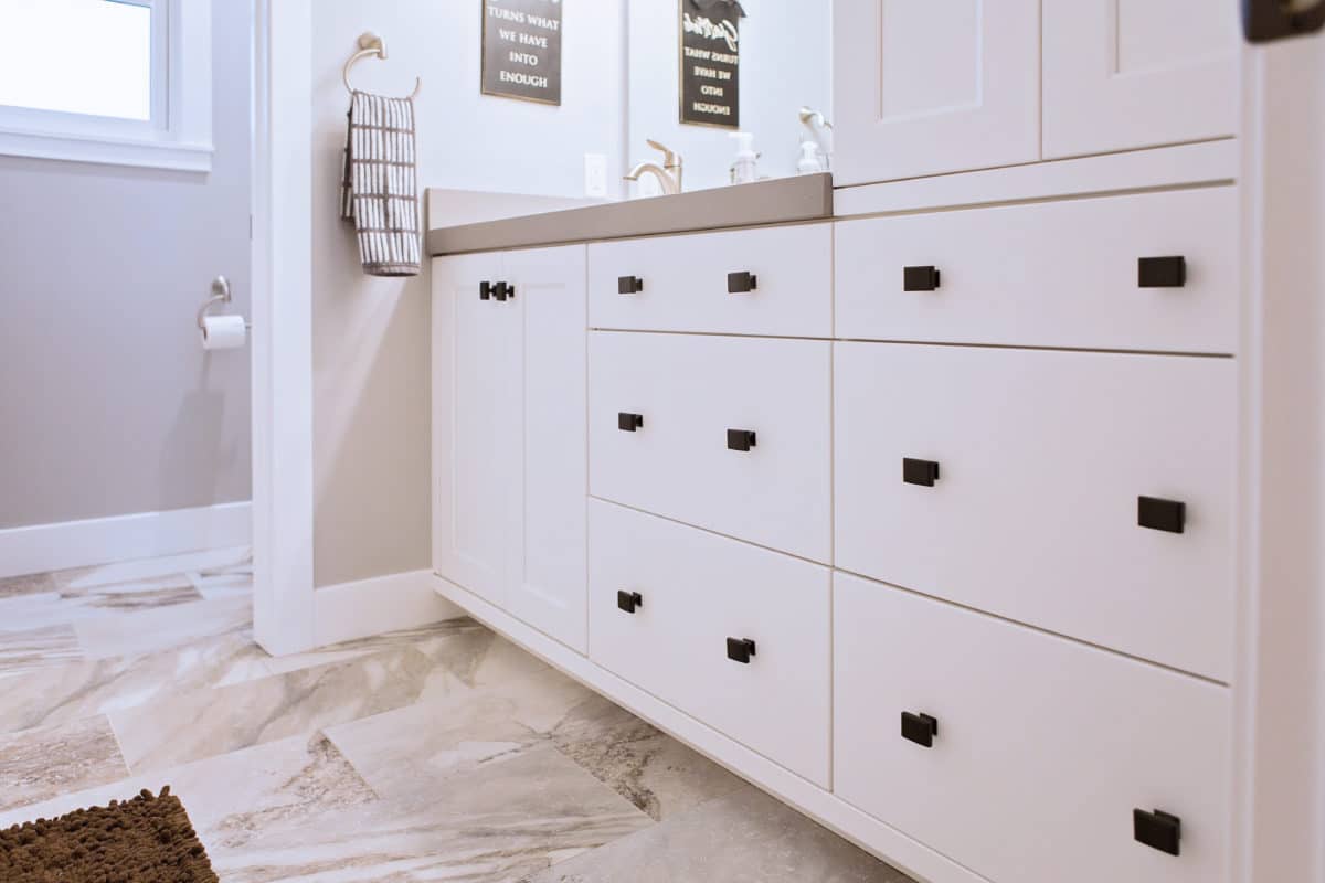 white bathroom cabinets with square drawer pulls